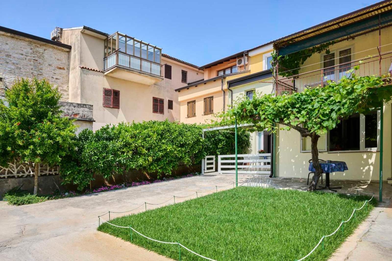 Apartman Ema Novigrad Istria Exterior foto